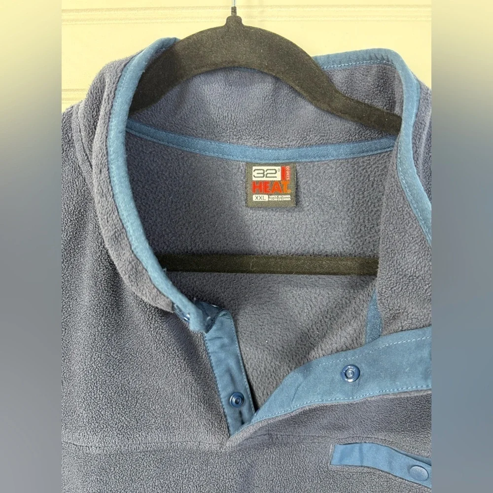 32 Degree Heat men’s navy fleece pullover jacket. Size XXL